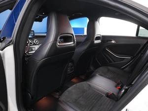 Седан Mercedes-benz CLA-класс 2018 года, 1899364 рублей, Москва
