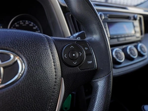 Внедорожник Toyota RAV4 2016 года, 2279000 рублей, Волгоград