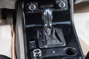 Внедорожник Volkswagen Touareg 2010 года, 2099000 рублей, Новосибирск