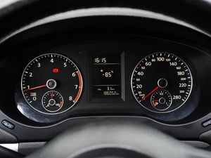 Седан Volkswagen Jetta 2011 года, 970000 рублей, Тверь