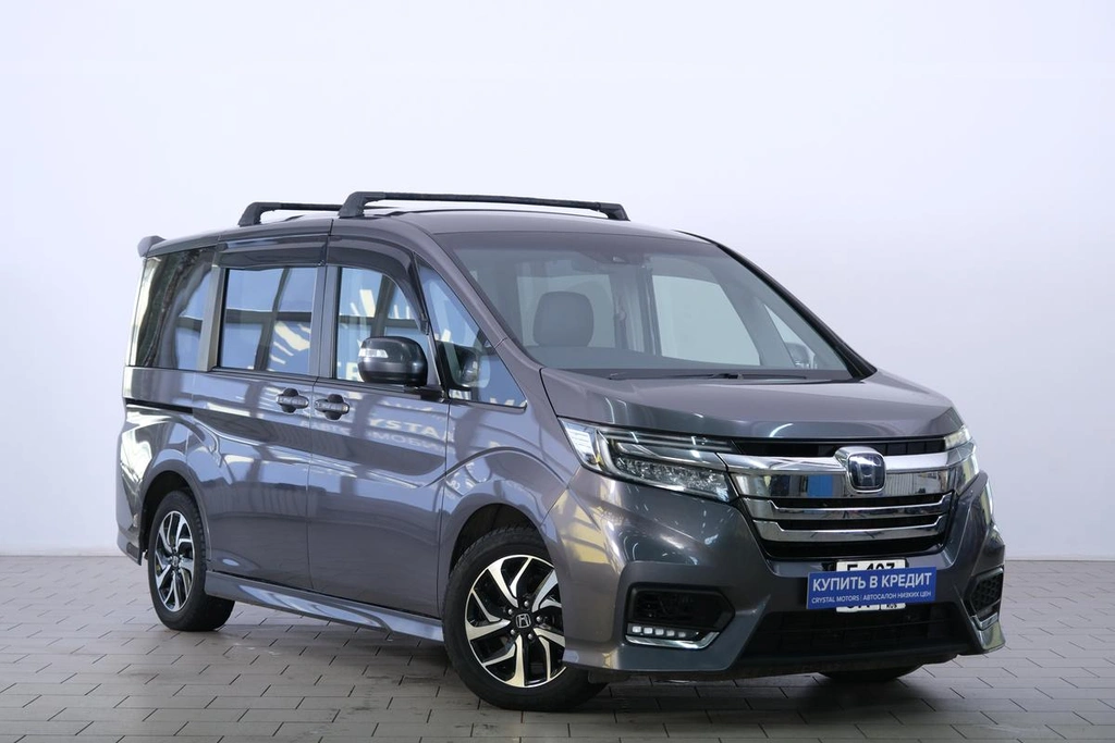 Минивэн Honda Stepwgn Spada 2017 года, 2129000 рублей, Омск