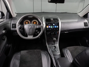 Седан Toyota Corolla 2010 года, 850000 рублей, Тюмень