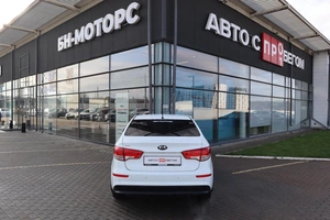 Седан Kia Rio 2015 года, 1350000 рублей, Мирное