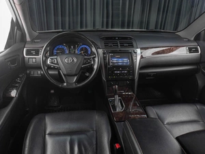 Седан Toyota Camry 2017 года, 2359000 рублей, Тюмень