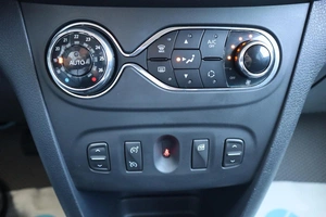 Хэтчбек Renault Sandero 2015 года, 1010000 рублей, Мирное
