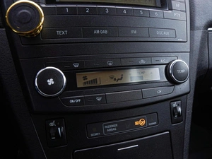 Седан Toyota Avensis 2010 года, 1050000 рублей, Волгоград