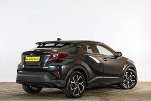 Внедорожник Toyota C-HR 2018 года, 2029000 рублей, Тюмень
