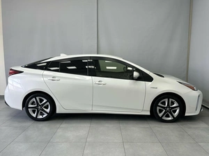 Лифтбек Toyota Prius 2019 года, 2200000 рублей, Красноярск