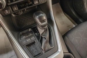 Внедорожник Toyota RAV4 2019 года, 3449000 рублей, Челябинск