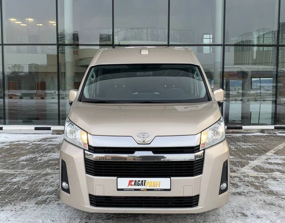 Минивэн Toyota Hiace 2020 года, 4150000 рублей, Солонцы