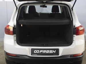 Внедорожник Volkswagen Tiguan 2013 года, 880000 рублей, Омск