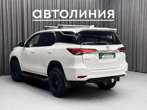 Внедорожник Toyota Fortuner 2017 года, 3000000 рублей, Красноярск