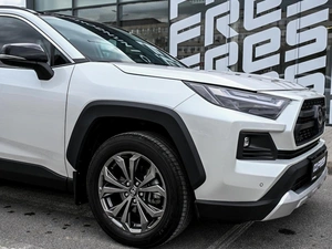 Внедорожник Toyota RAV4 2024 года, 3785000 рублей, Волгоград