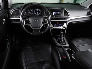 Седан Hyundai Elantra 2018 года, 1599000 рублей, Воронеж