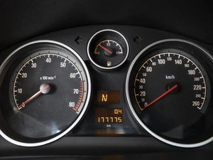 Хетчбэк Opel Astra GTC 2007 года, 535000 рублей, Омск