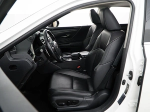 Седан Lexus ES 2020 года, 3227077 рублей, Москва