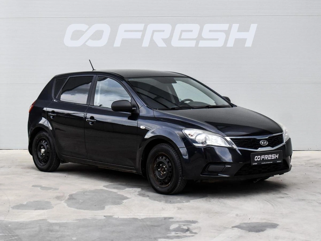 Хетчбэк Kia Ceed 2010 года, 695000 рублей, Краснодар