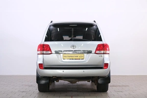 Внедорожник Toyota Land Cruiser 2009 года, 3299000 рублей, Омск