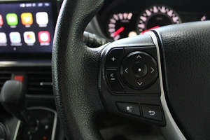 Минивэн Toyota Voxy 2016 года, 2085000 рублей, Красноярск