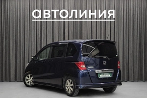 Минивэн Honda Freed 2010 года, 880000 рублей, Красноярск