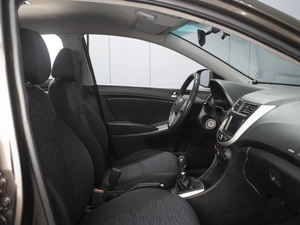 Седан Hyundai Solaris 2016 года, 830000 рублей, Омск