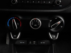 Седан Kia Rio 2017 года, 1449000 рублей, Тюмень