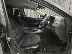 Седан Mazda Axela 2018 года, 1399000 рублей, Красноярск