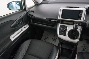 Минивэн Toyota Wish 2016 года, 1749000 рублей, Красноярск