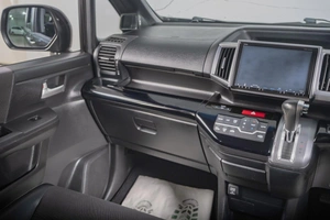 Минивэн Honda Stepwgn Spada 2013 года, 1699000 рублей, Томск