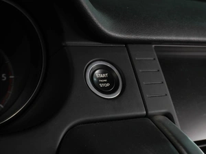 Внедорожник Land Rover Discovery Sport 2017 года, 2499000 рублей, Воронеж