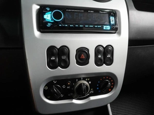 Хетчбэк Renault Sandero 2011 года, 539000 рублей, Воронеж