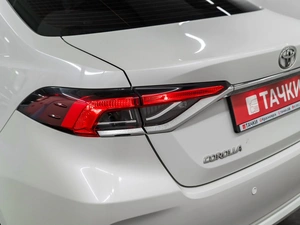 Седан Toyota Corolla 2019 года, 2000000 рублей, Красноярск