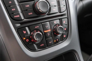 Хетчбэк Opel Astra 2013 года, 849000 рублей, Красноярск