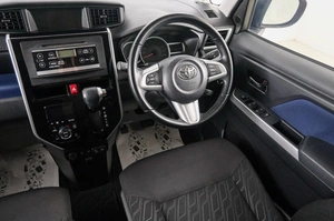 Минивэн Toyota Roomy 2017 года, 939000 рублей, Красноярск