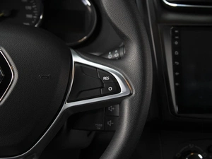 Седан Renault Logan 2019 года, 930000 рублей, Омск