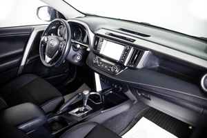 Внедорожник Toyota RAV4 2017 года, 2199000 рублей, Пермь
