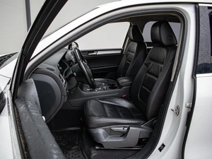 Внедорожник Volkswagen Touareg 2012 года, 2660000 рублей, Краснодар