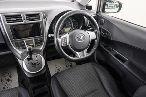 Хетчбэк Toyota Ractis 2011 года, 849000 рублей, Красноярск