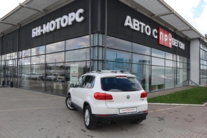Внедорожник Volkswagen Tiguan 2013 года, 1600000 рублей, Мирное
