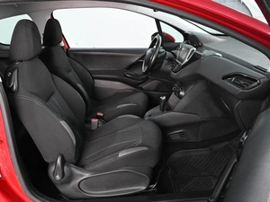 Хетчбэк Peugeot 208 2013 года, 819000 рублей, Аксай