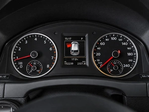 Внедорожник Volkswagen Tiguan 2014 года, 2059000 рублей, Тюмень