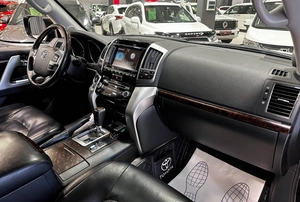 Внедорожник Toyota Land Cruiser 2014 года, 4200000 рублей, Красноярск