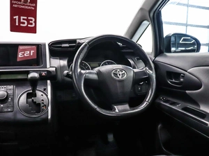 Минивэн Toyota Wish 2010 года, 1210000 рублей, Красноярск