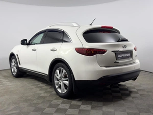 Внедорожник Infiniti QX70 2014 года, 1697200 рублей, Казань