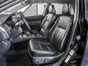 Седан Toyota Camry 2017 года, 1979000 рублей, Тюмень
