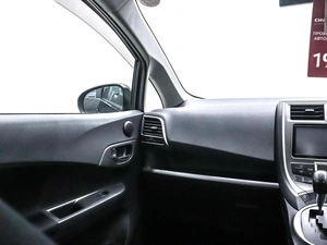 Хетчбэк Toyota Ractis 2011 года, 790000 рублей, Красноярск