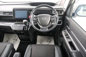 Минивэн Honda Stepwgn Spada 2015 года, 1699000 рублей, Красноярск