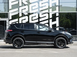 Внедорожник Toyota RAV4 2017 года, 2019000 рублей, Волгоград
