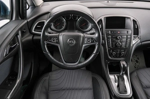 Седан Opel Astra 2014 года, 999000 рублей, Красноярск