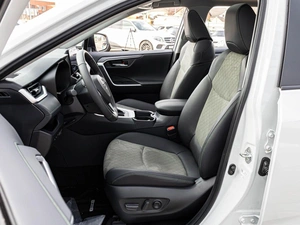 Внедорожник Toyota RAV4 2025 года, 4240000 рублей, Краснодар